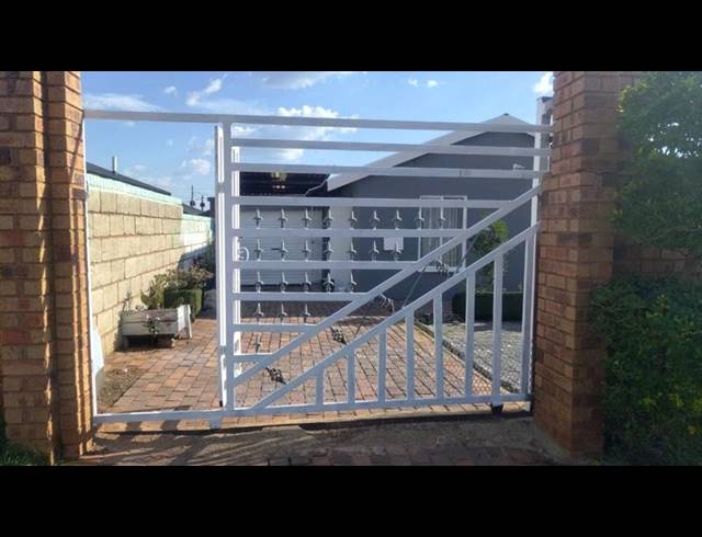 3 BEDROOM HOUSE FOR SALE IN PIMVILLE